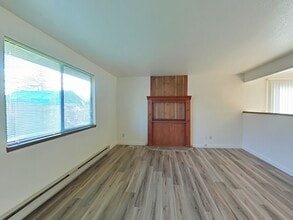 1642 SE 23rd Ct in Albany, OR - Building Photo - Building Photo