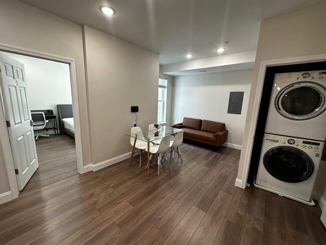 42 N 40th St in Philadelphia, PA - Building Photo - Building Photo
