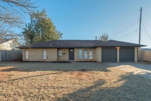 2704 NW 115th St in Oklahoma City, OK - Building Photo