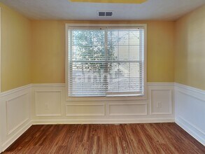 2041 Vintage Oaks Dr in Loganville, GA - Building Photo - Building Photo