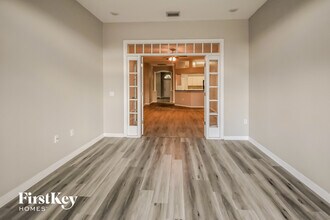 516 Valencia Park Dr in Seffner, FL - Foto de edificio - Building Photo