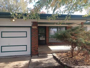 3322 S Mt Carmel Ave in Wichita, KS - Building Photo - Building Photo