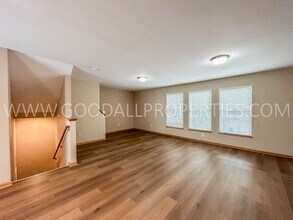 4304 154th St in Urbandale, IA - Building Photo - Building Photo