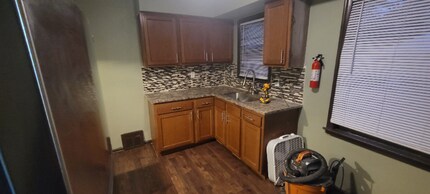 26391 W Hills Dr in Inkster, MI - Building Photo - Building Photo