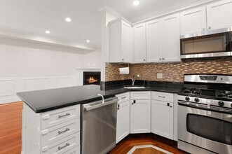 472 E 3rd St, Unit 2 in Boston, MA - Building Photo - Building Photo