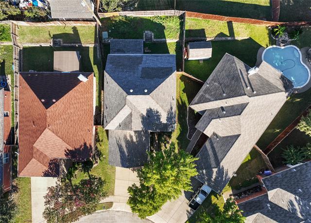 809 Slaughter Ln in Euless, TX - Foto de edificio - Building Photo