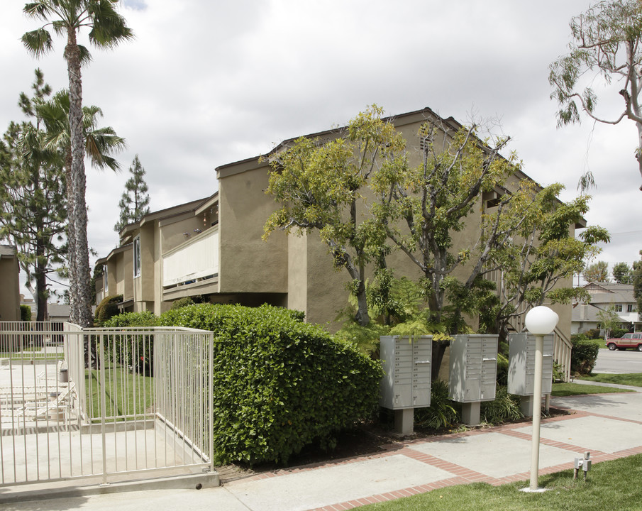 Sunrise Apartments in Orange, CA - Foto de edificio