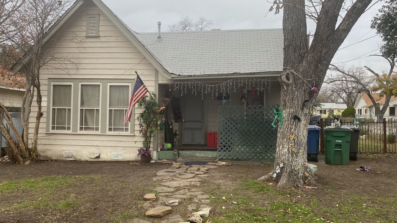2301 Sacramento St in San Antonio, TX - Building Photo