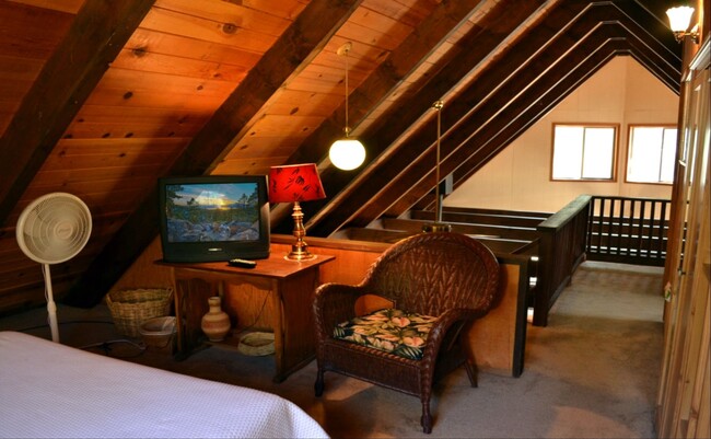 1366 Donner Ln in South Lake Tahoe, CA - Building Photo - Building Photo
