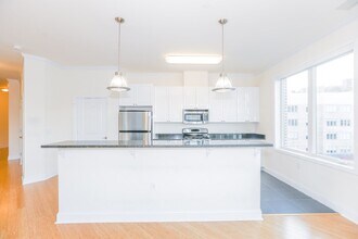 5 Main St in Edgewater, NJ - Building Photo - Building Photo