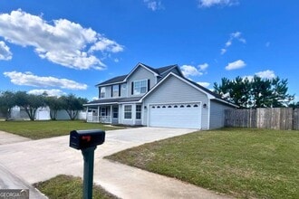 104 Sugar Maple Way in Kingsland, GA - Building Photo - Building Photo