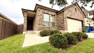 11104 Santillana Loop in Laredo, TX - Building Photo - Building Photo