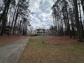 1427 Silver Fox Run in Woodstock, GA - Building Photo - Building Photo