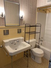 126 College Ave, Unit Upper Unit 2 in Indiana, PA - Building Photo - Building Photo