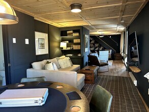 33 Chem. des Sittelles in Val-des-monts, QC - Building Photo - Building Photo