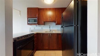 2542 Date St in Honolulu, HI - Building Photo