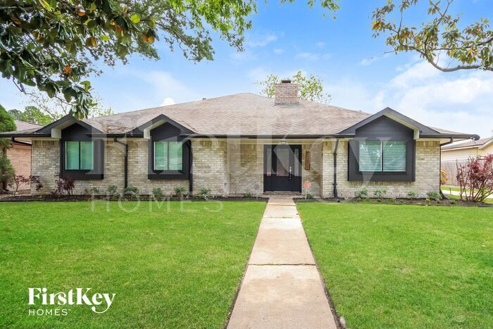 13915 Briarworth Dr in Houston, TX - Building Photo