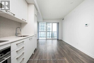87-3787 Peter St in Toronto, ON - Building Photo - Building Photo