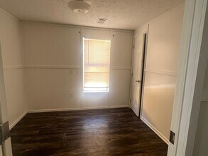 1201 Schley St in Eagle Lake, TX - Building Photo - Building Photo