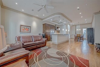 311 Calle Sevilla Pl in Houston, TX - Building Photo - Building Photo