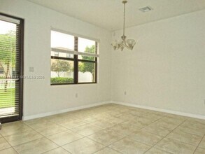 754 NE 191st Terrace in Miami, FL - Building Photo - Building Photo