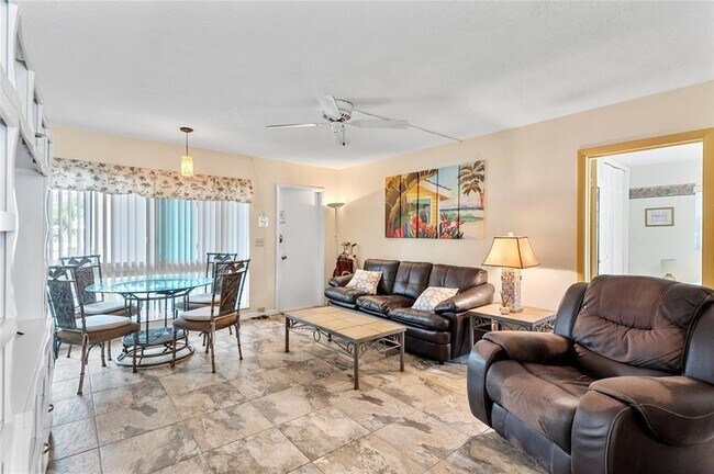 3225 NE 16th St, Unit 20A in Pompano Beach, FL - Building Photo - Building Photo