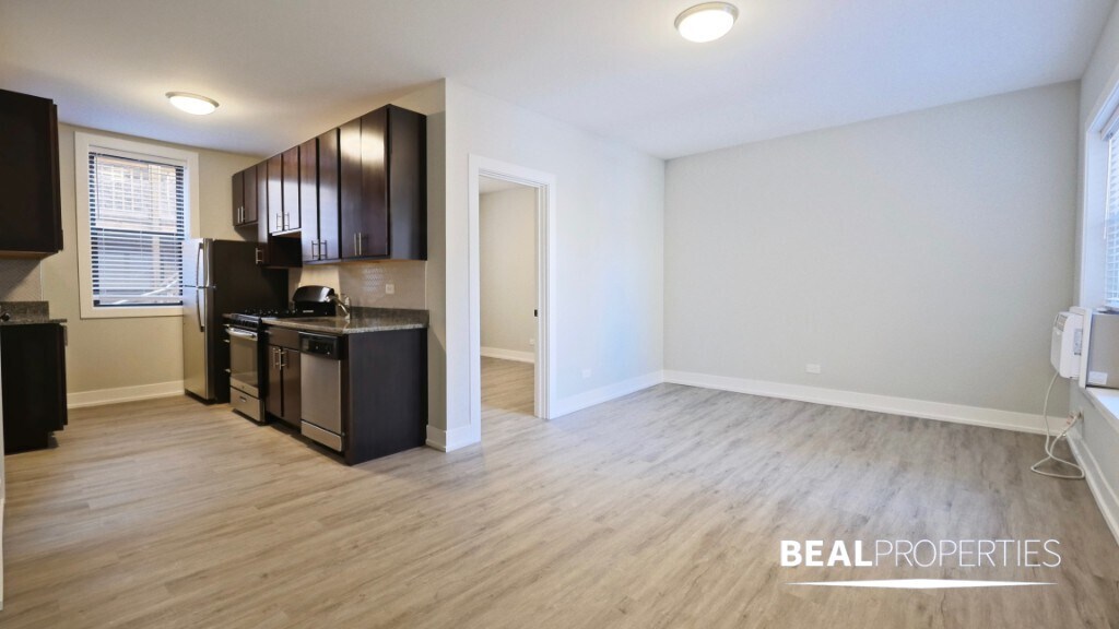 705 W Brompton Ave-Unit -20 in Chicago, IL - Building Photo