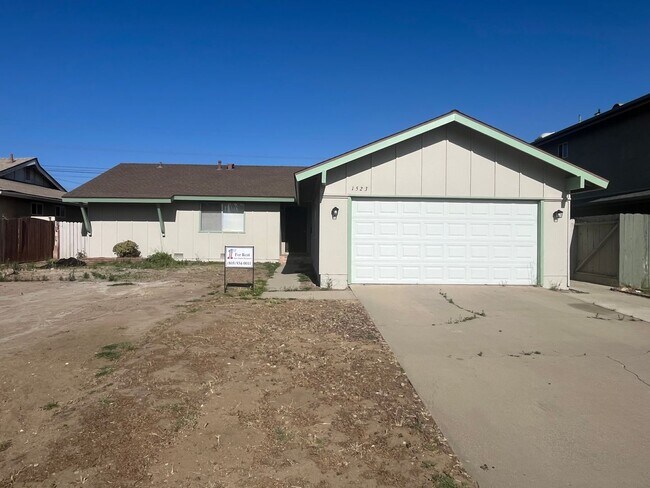 property at 1523 Wallis Ave