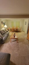 100 Summerglen Rdg in Newport News, VA - Foto de edificio - Building Photo