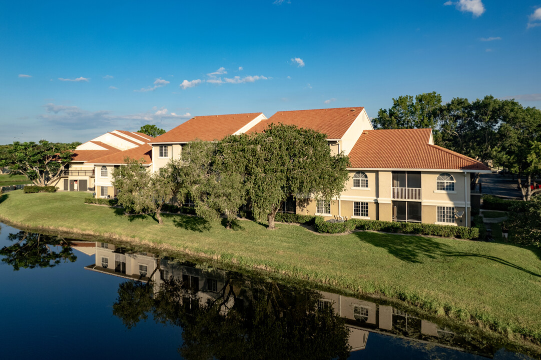 Island Shores in Greenacres, FL - Building Photo