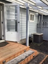 365 SW Pacific View St in Waldport, OR - Building Photo - Building Photo