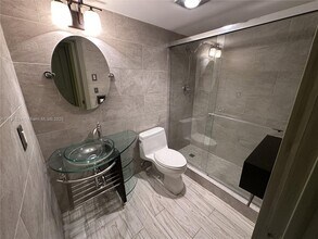 6010 S Falls Cir Dr in Lauderhill, FL - Building Photo - Building Photo