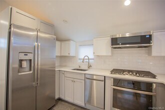 105 Pacific Blvd in Long Beach, NY - Building Photo - Building Photo