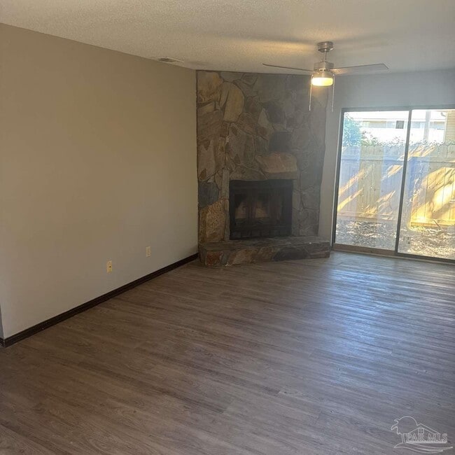 455 Stara Cir in Pensacola, FL - Building Photo - Building Photo