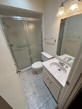 2727 Briarhurst Dr in Houston, TX - Foto de edificio - Building Photo