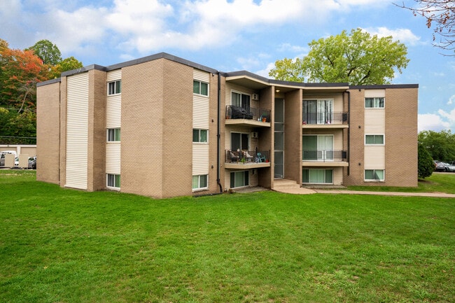 Northview Commons in Columbia Heights, MN - Foto de edificio - Building Photo