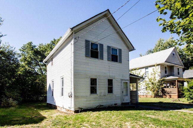property at 636 Allyn St