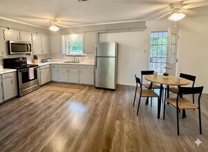 1001 W Cole St in McKinney, TX - Building Photo - Building Photo