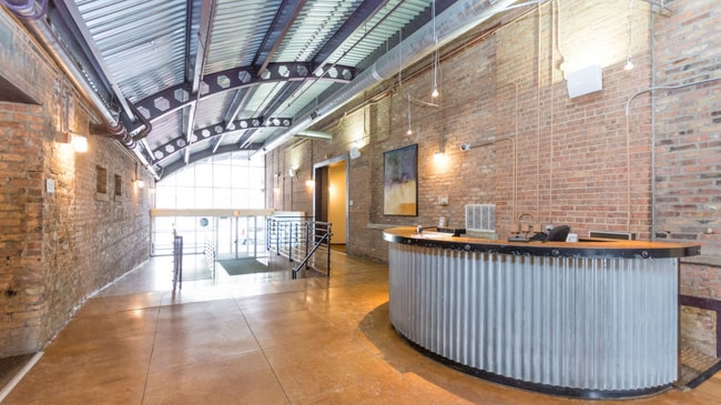 500 S Clinton St, Unit APT 232 in Chicago, IL - Foto de edificio - Building Photo