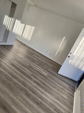 13707 Van Ness Ave. in Gardena, CA - Foto de edificio - Building Photo