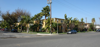 Casa Alamitos Apartments