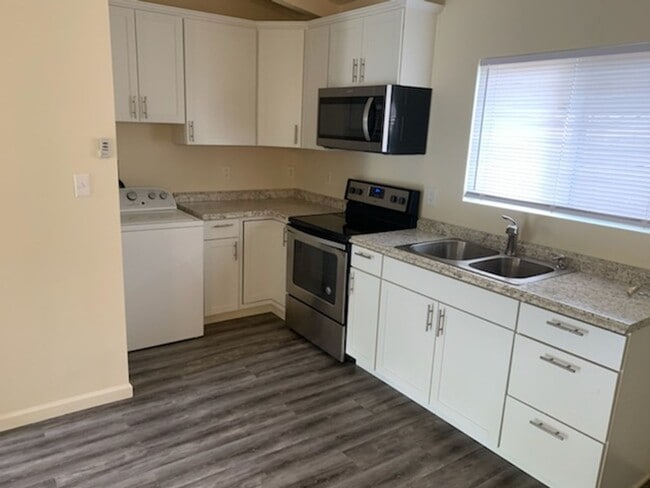 1307-1311 E Ash St in Caldwell, ID - Building Photo - Building Photo