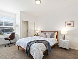 North Glen Villas in Vancouver, WA - Building Photo