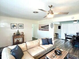 11330 111th Ave in Largo, FL - Building Photo