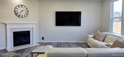 2720 Tulip Wy in Commerce Township, MI - Building Photo - Building Photo