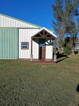 6860 SE Prescher Rd in Agency, MO - Building Photo