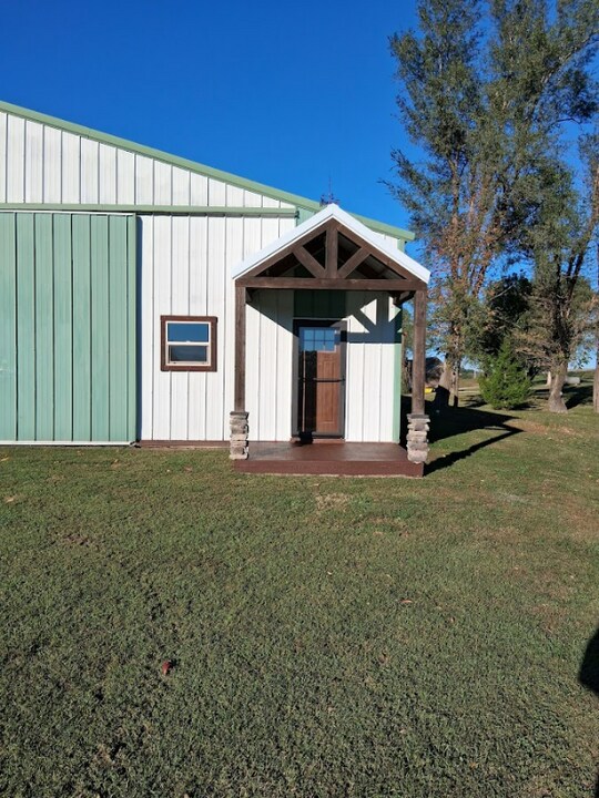 6860 SE Prescher Rd in Agency, MO - Building Photo