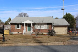 1758-1766 Hazelwood Dr SE in Marietta, GA - Building Photo