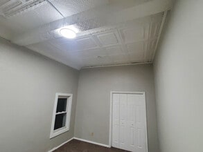 552 Larimer Ave, Unit #1 in Turtle Creek, PA - Foto de edificio - Building Photo