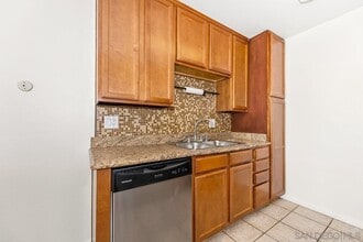 1240 N Broadway in Escondido, CA - Building Photo - Building Photo